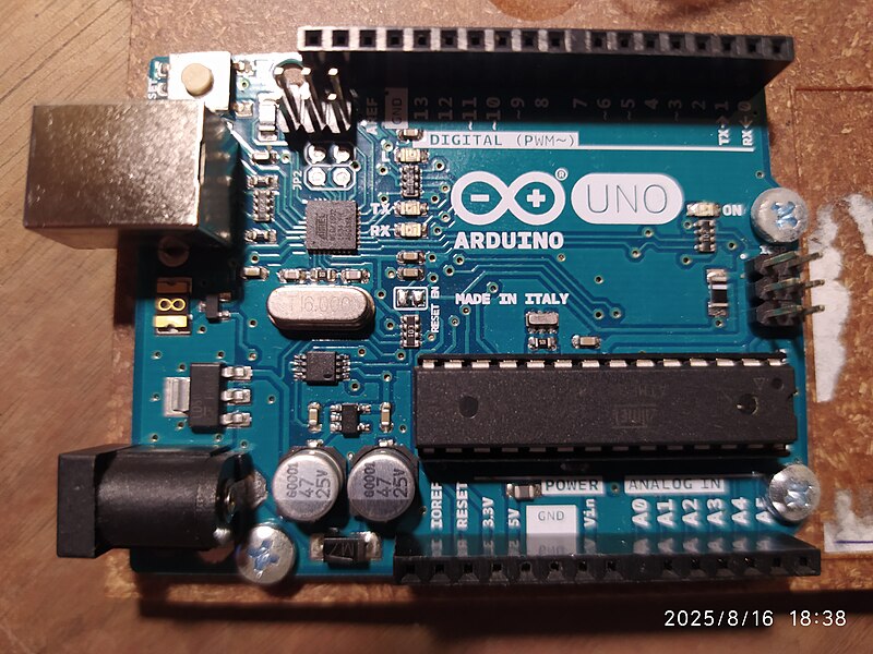 Arduino Uno Rev3 with ATmega328P microcontroller